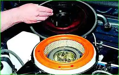 Reemplazo del filtro de aire del motor ZMZ-402 Reemplazo del filtro de aire del motor ZMZ-402