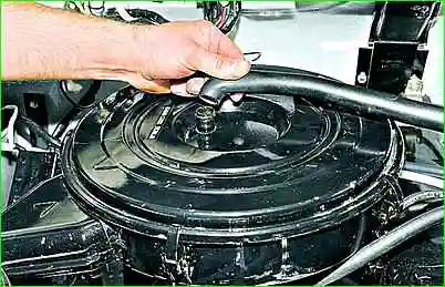 Reemplazo del filtro de aire del motor ZMZ-402 Reemplazo del filtro de aire del motor ZMZ-402