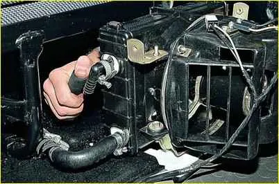 Replacing the Gazelle car engine coolant