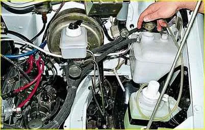 Replacing the Gazelle car engine coolant