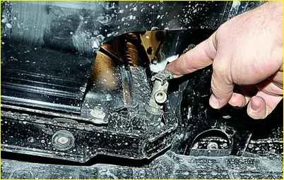 Replacing the Gazelle car engine coolant