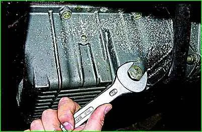 Replacing the oil and oil filter of the GAZ-2705 engine with the ZMZ-406 engine
