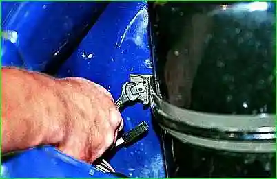 Reemplazo del filtro elemento filtrante de aire del motor ZMZ-406 Reemplazo del elemento filtrante de aire del motor ZMZ-406