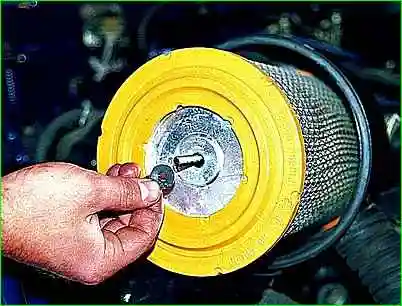 Reemplazo del filtro elemento filtrante de aire del motor ZMZ-406 Reemplazo del elemento filtrante de aire del motor ZMZ-406