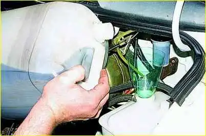 Replacing the Gazelle car engine coolant