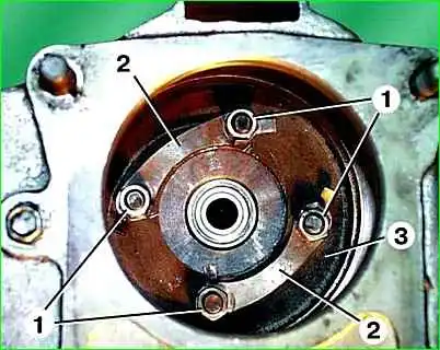 Entfernen der Kurbelwellenwelle Kurbelwelle ausbauen