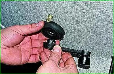 Removing front door trim GAZ-2705