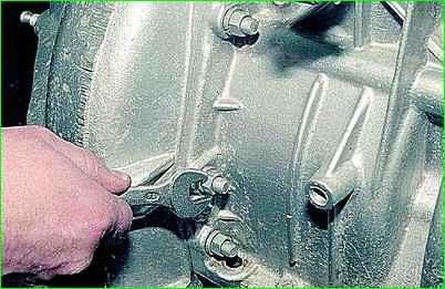 Desmontaje del motor ZMZ-402