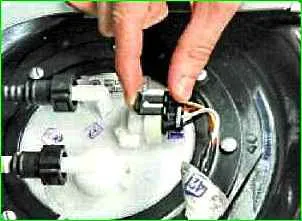 Ремонт топливного модуля автомобиля ГАЗ-2705