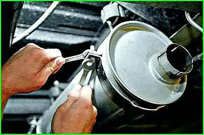How to replace the muffler and resonator of the GAZ-2705 car