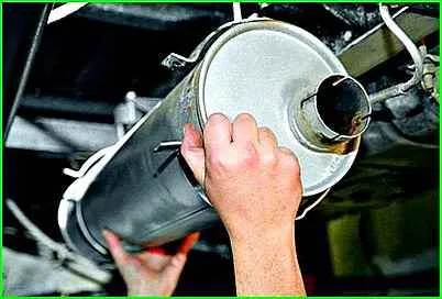 How to replace the muffler and resonator of the GAZ-2705 car