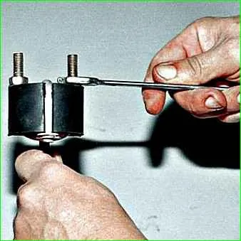 How to replace the muffler and resonator of the GAZ-2705 car