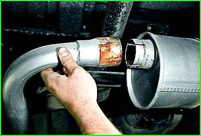 How to replace the muffler and resonator of the GAZ-2705 car