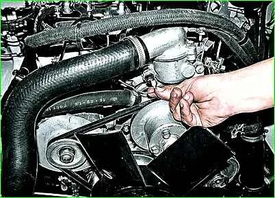 Entfernen des Temperatursensors für Motoren vom Typ ZMZ-402