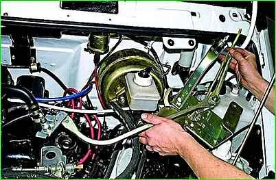 Removing and dismantling the GAZ-2705 windshield wiper