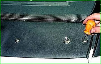 Removing and dismantling the GAZ-2705 windshield wiper
