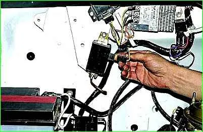 Checking the generator on cars with an engine type ZMZ-402
