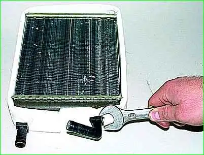 Removing the auxiliary heater radiator
