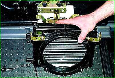 Зняття радіатора додаткового обігрівача