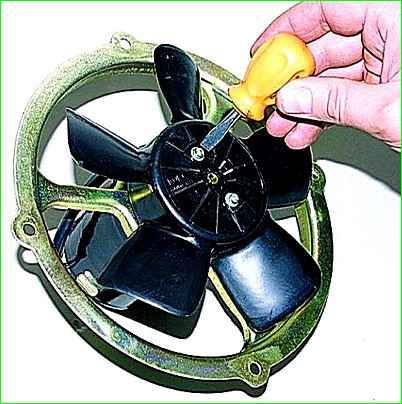 Removing the auxiliary heater fan electric motor