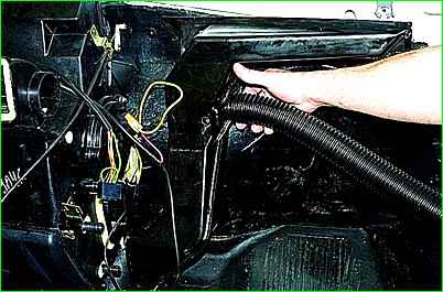 How to remove and install the heater of the GAZ-2705 car