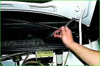 Зняття капота Зняття капота