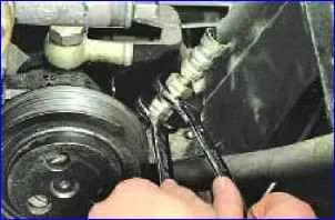 Removal and repair of the power steering pump for a Gazelle car