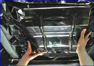 Removal and repair of the power steering pump for a Gazelle car