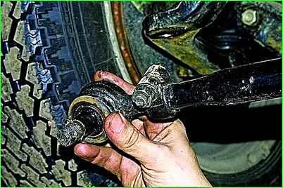 Ersatz der Lenkstangen und Gelenke GAZ-2705