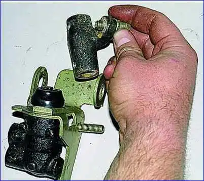 Replacing the regulator
