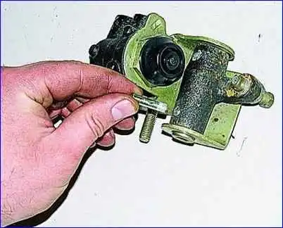 Replacing the regulator