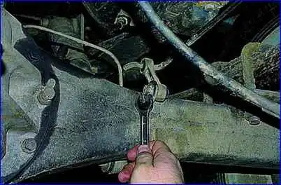 Adjusting the knob