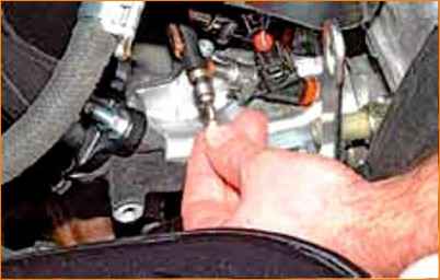 Überprüfen des Lada Granta-Kraftstoffdrucks