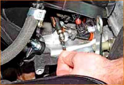 Überprüfen des Lada Granta-Kraftstoffdrucks