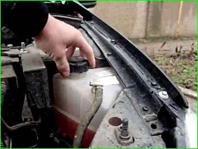 How to replace engine coolant