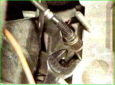 Replacing the control oxygen concentration sensor