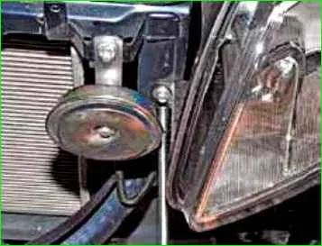 Replacing the headlight block