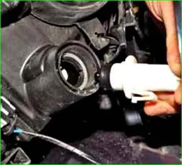 Replacing the headlight block