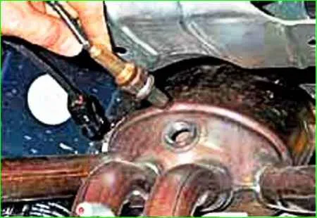 Überprüfung und Austausch der Sauerstoffsensoren Lada Granta