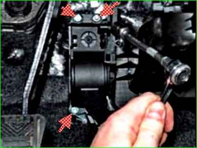 Cómo comprobar y sustituir el pedal del acelerador del Lada Granta