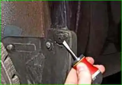 Extracción e instalación del parachoques trasero