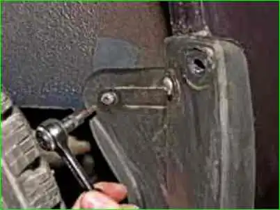 Extracción e instalación del parachoques trasero