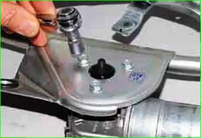 Anleitung Scheibenwischer und -wascher reparieren So reparieren Sie einen Scheibenwischer und -wascher