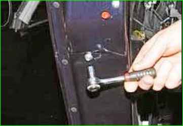 Extracción e instalación del cristal corredizo de la puerta trasera