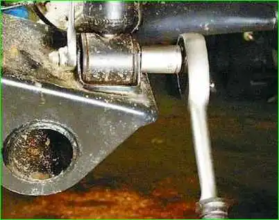 Ауыстыру артқы амортизатор Артқы амортизаторды ауыстыру