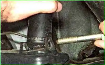 Ауыстыру артқы амортизатор Артқы амортизаторды ауыстыру