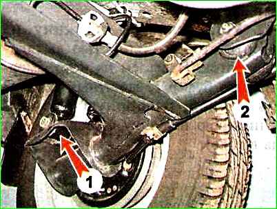 Checking the condition of the suspension