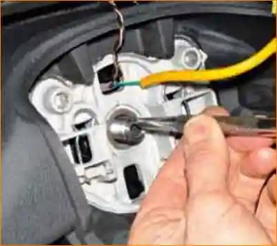 Снятие и установка руля на Лада Гранта