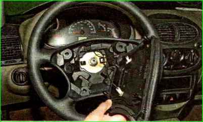 Features of dismantling the steering wheel of the Lada Granta car
