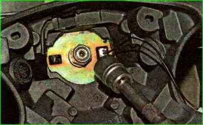 Características del desmontaje del volante del automóvil Lada Granta